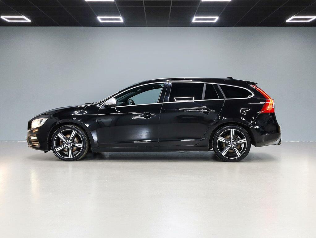 Volvo V60 R-design Nav 2.0 Black #6