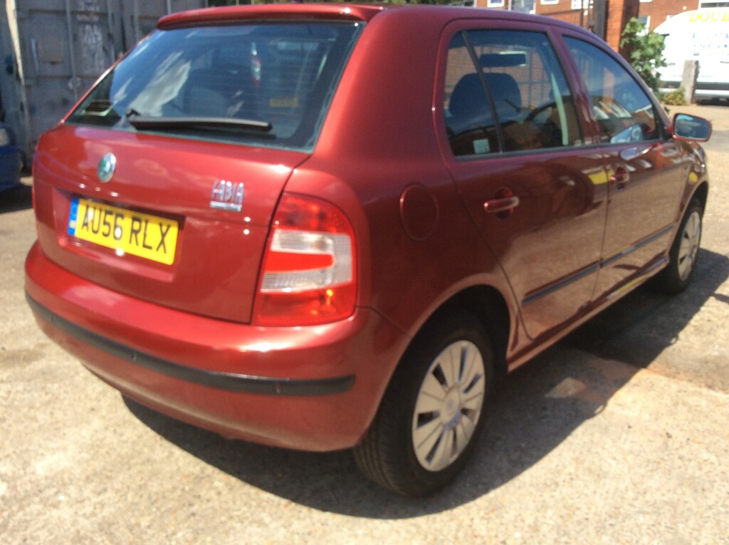 Skoda Fabia 1.4 16V Ambiente Red #3