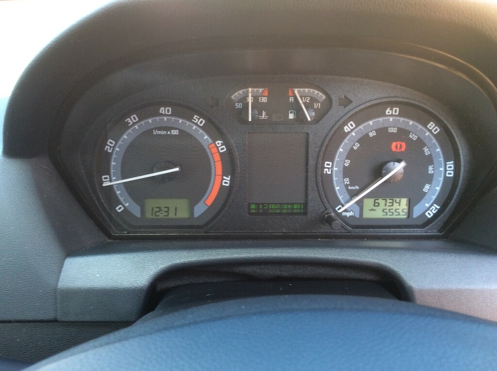 Skoda Fabia 1.2 Htp 12V Ambiente Hatchback Beige #7