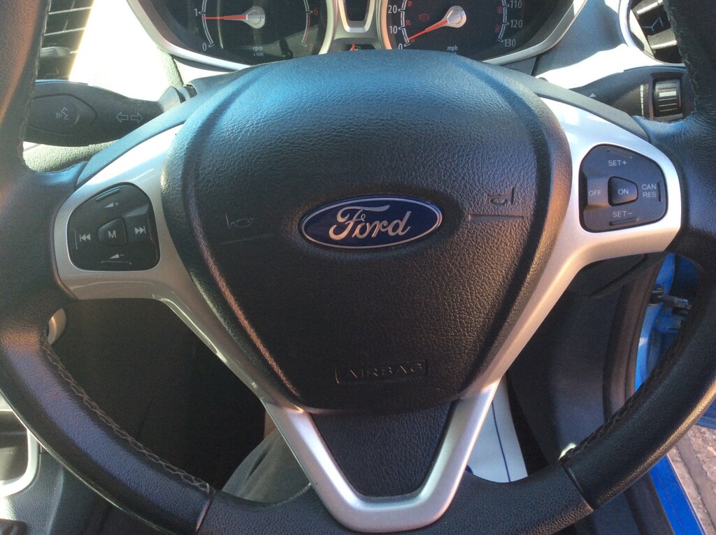 Ford Fiesta 1.25 Zetec Hatchback 133 Gkm, White #8