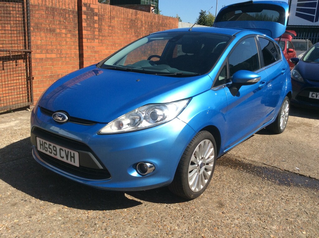 Ford Fiesta 1.25 Zetec Hatchback 133 Gkm, White #1