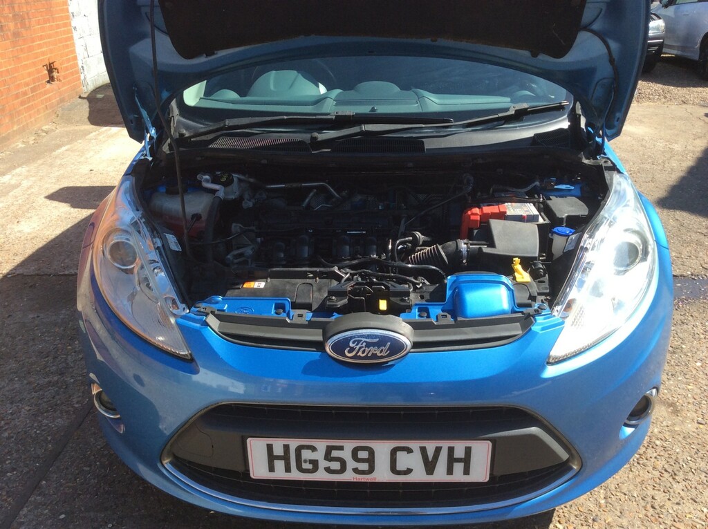 Ford Fiesta 1.25 Zetec Hatchback 133 Gkm, White #14