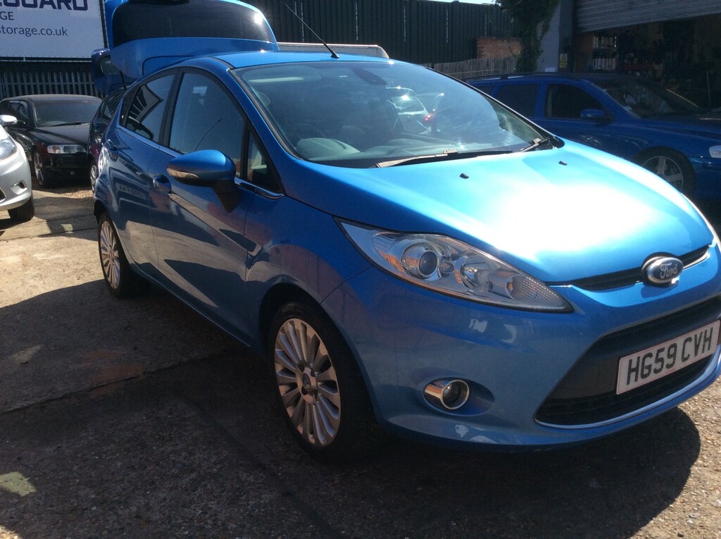 Ford Fiesta 1.25 Zetec Hatchback 133 Gkm, White #2