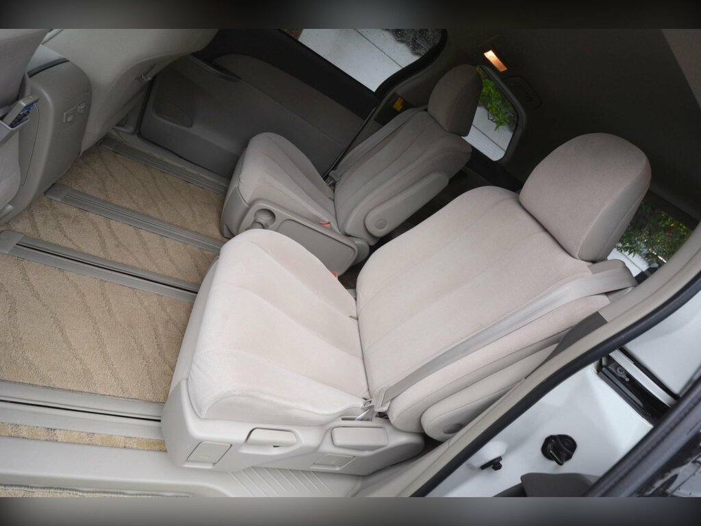 Toyota Estima Aeras 2.4 Vvti 7 Seater White #33