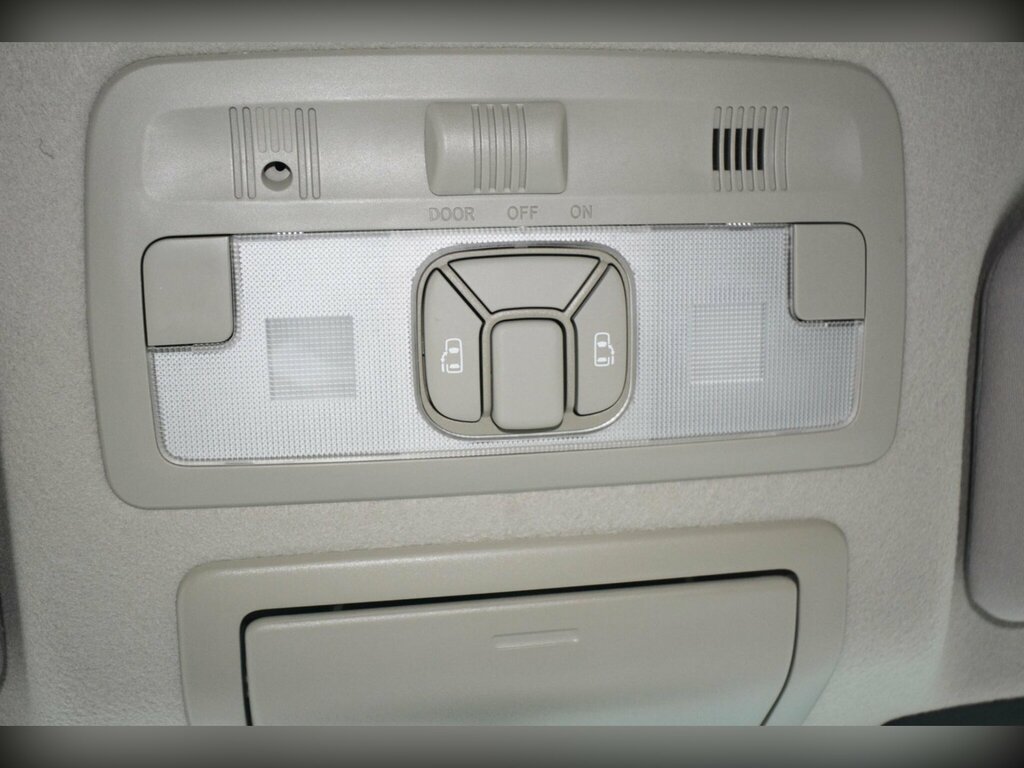 Toyota Estima Aeras 2.4 Vvti 7 Seater White #50