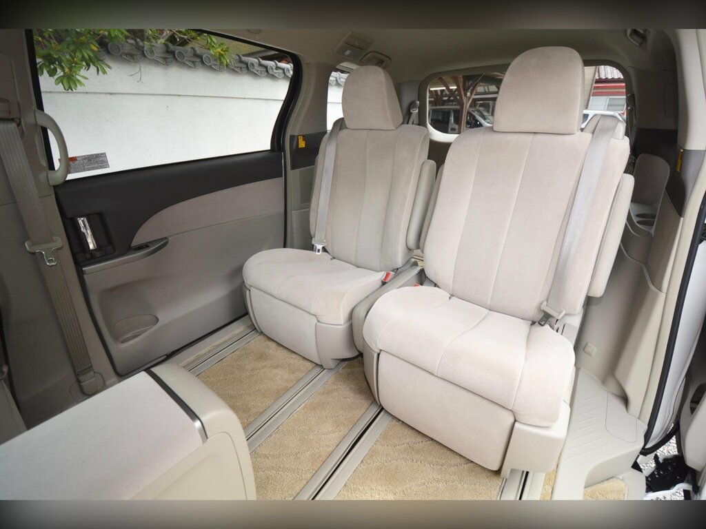 Toyota Estima Aeras 2.4 Vvti 7 Seater White #31