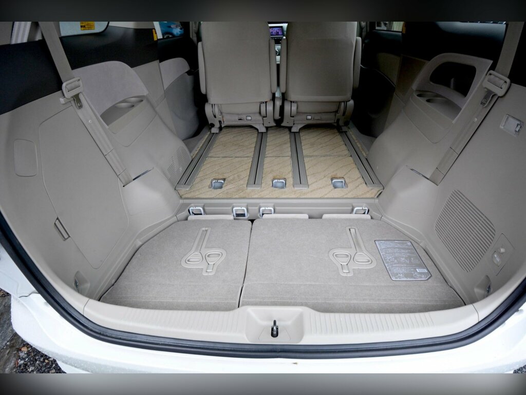 Toyota Estima Aeras 2.4 Vvti 7 Seater White #39