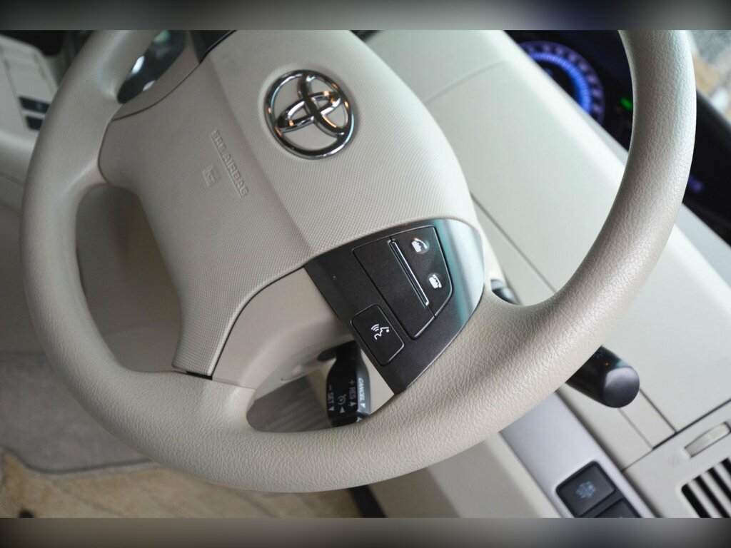 Toyota Estima Aeras 2.4 Vvti 7 Seater White #46