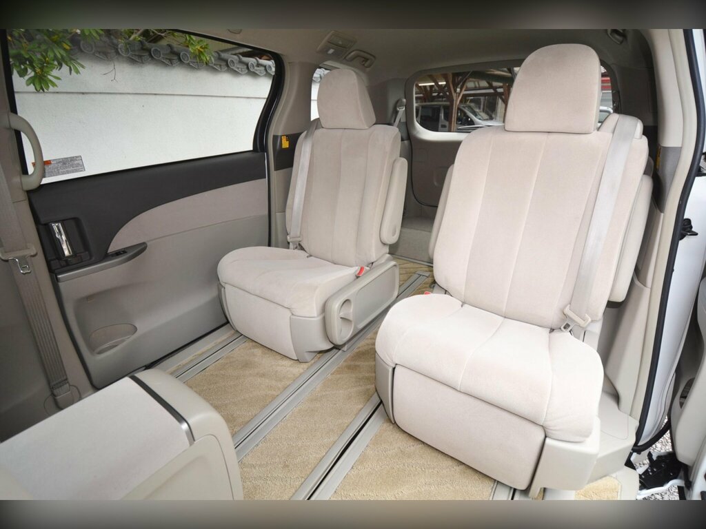 Toyota Estima Aeras 2.4 Vvti 7 Seater White #30
