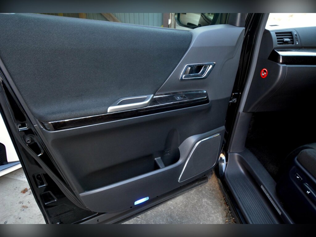 Toyota Vellfire 3.5 Z 4Wd-eight Seater- Modellista Black #31