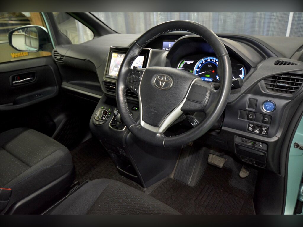Toyota Voxy 1.8 Hybrid V Edition - Ulez Blue #2