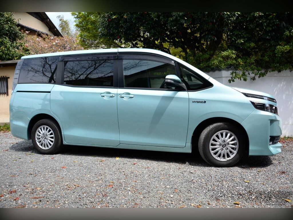 Toyota Voxy 1.8 Hybrid V Edition - Ulez Blue #5