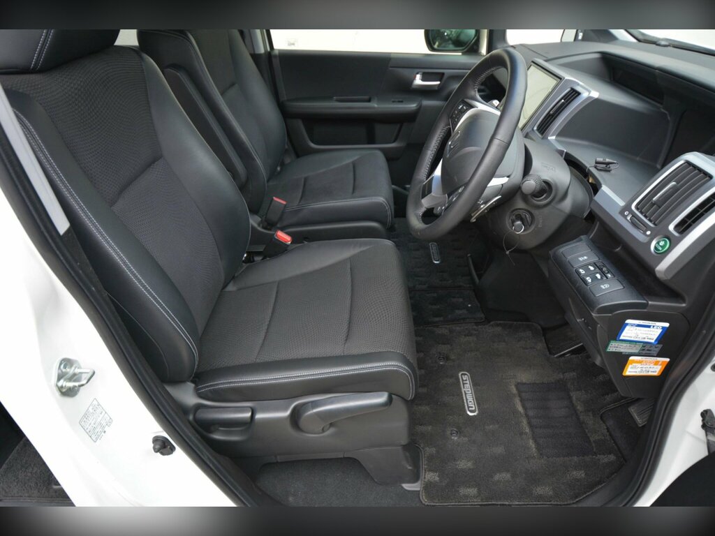 Honda StepWagon 2.0 Spada Cool Sprit - Half Leather White #2