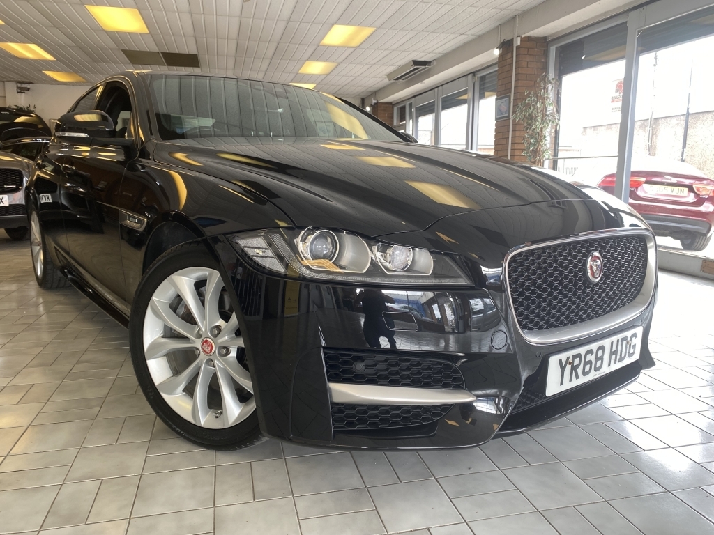 Jaguar XF 2.0 D R-sport Black