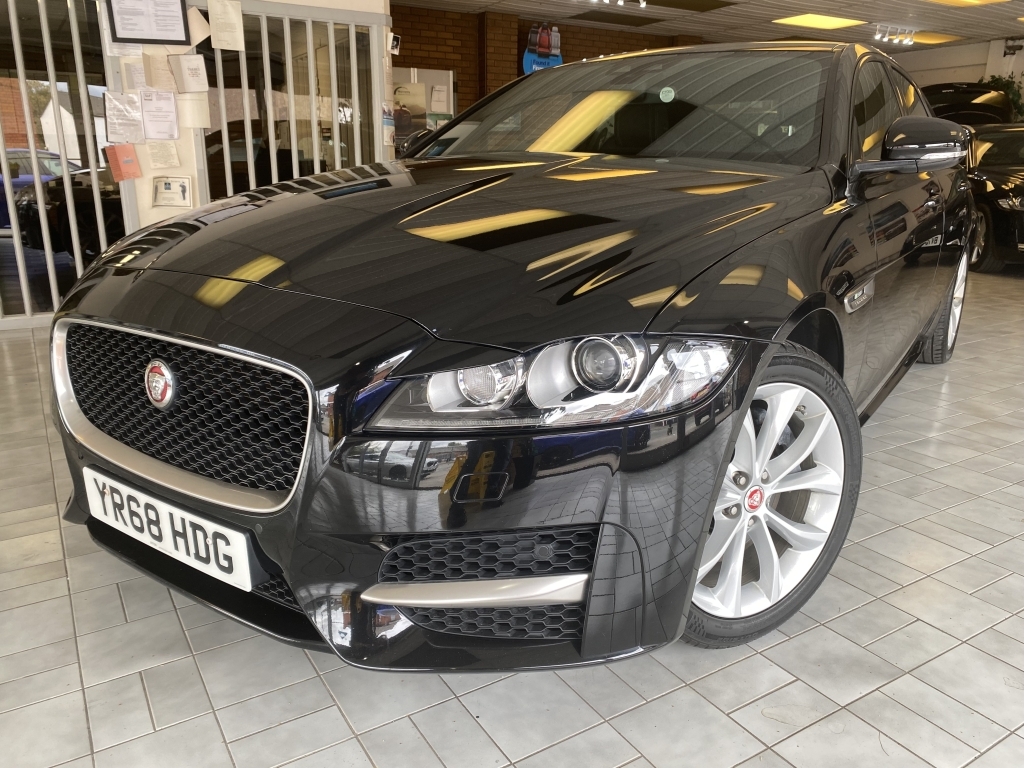 Jaguar XF 2.0 D R-sport Black #3