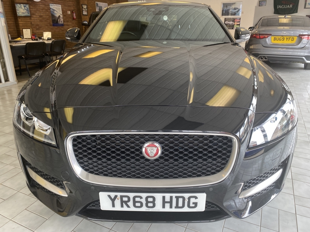 Jaguar XF 2.0 D R-sport Black #2