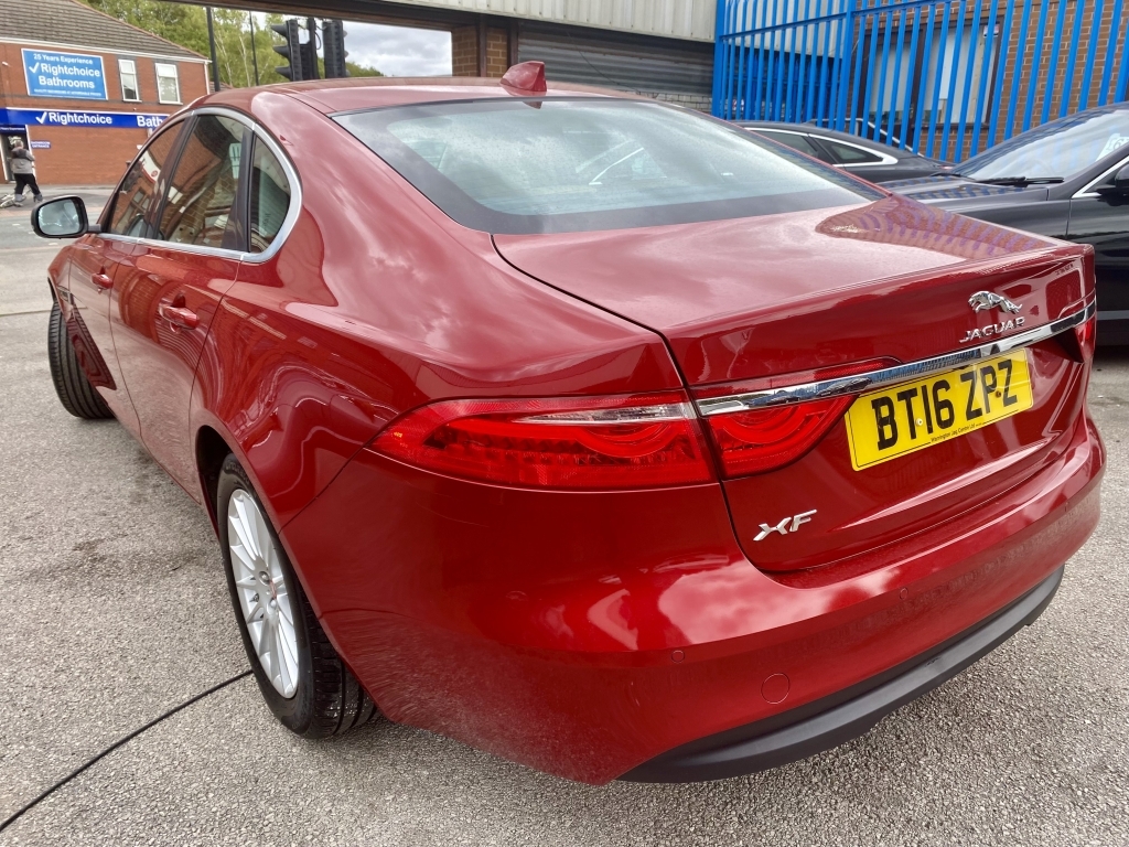 Jaguar XF 2.0 Prestige Red #4