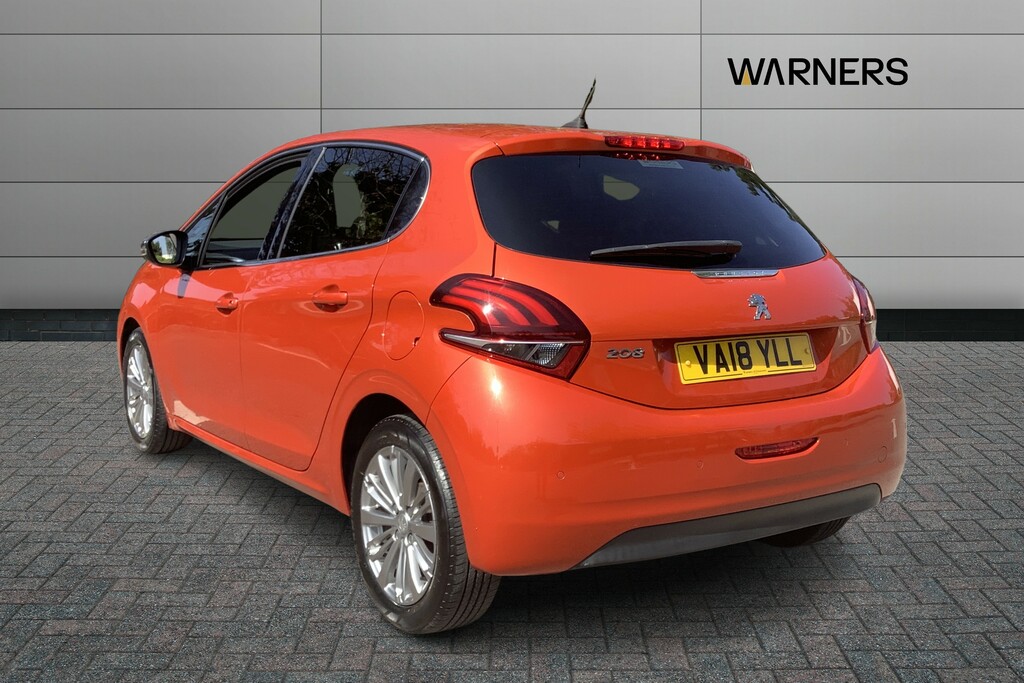 Peugeot 208 1.2 Puretech 82 Allure VA18YLL Orange #3
