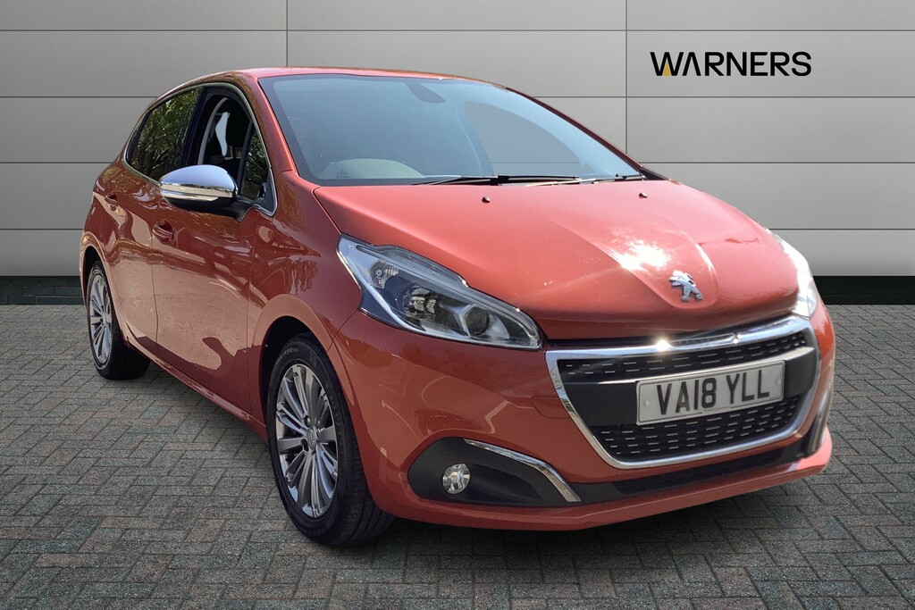 Peugeot 208 1.2 Puretech 82 Allure VA18YLL Orange