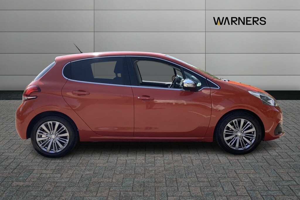 Peugeot 208 1.2 Puretech 82 Allure VA18YLL Orange #6