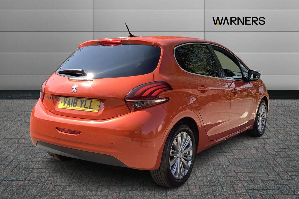 Peugeot 208 1.2 Puretech 82 Allure VA18YLL Orange #4