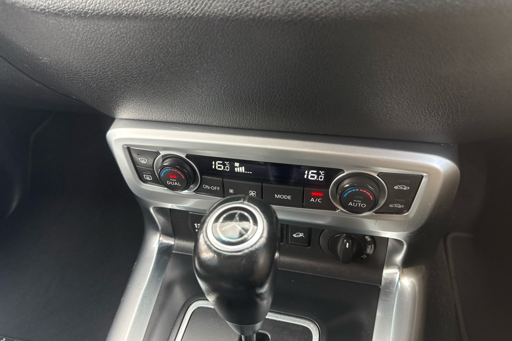 Mercedes-Benz X Class 350D V6 4Matic Power Dcab Pickup 7G-tronic Plus White #25