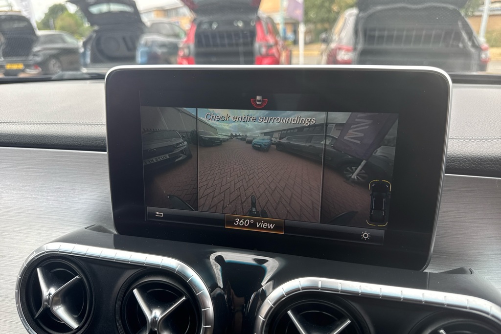 Mercedes-Benz X Class 350D V6 4Matic Power Dcab Pickup 7G-tronic Plus White #27
