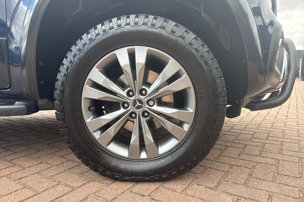 Mercedes-Benz X Class 350D V6 4Matic Power Dcab Pickup 7G-tronic Plus White #9