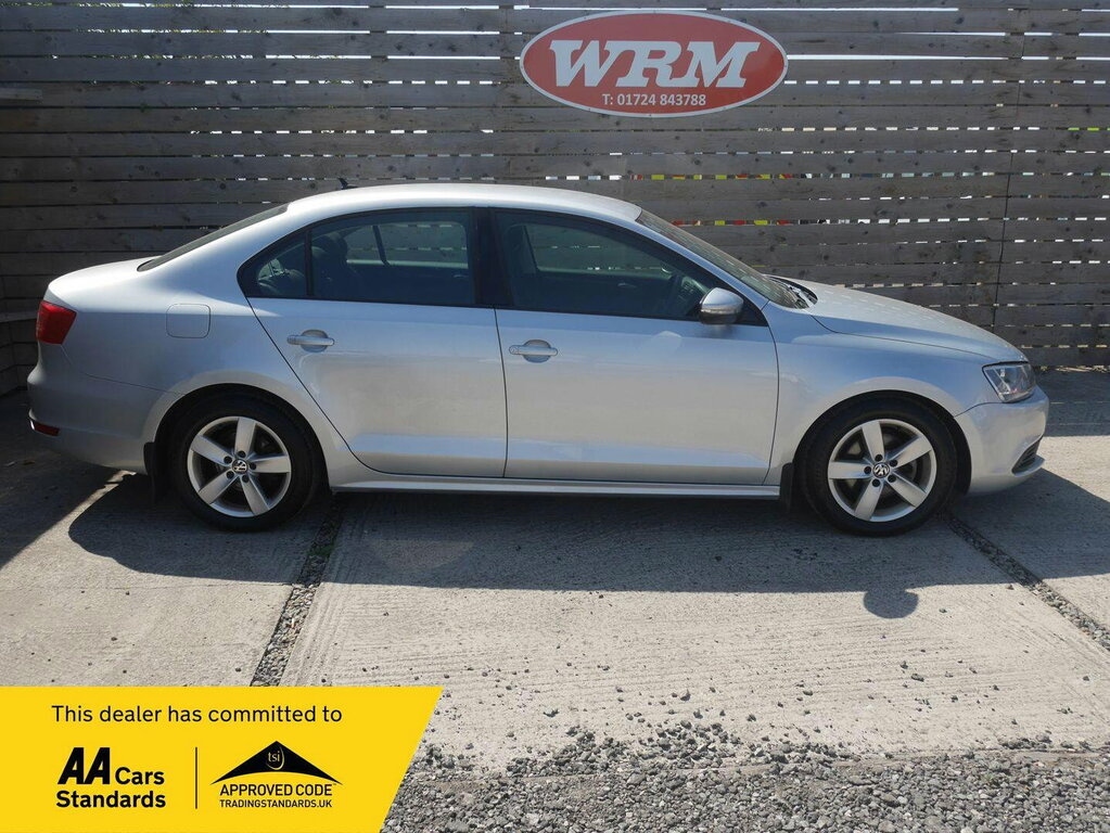 Volkswagen Jetta 2.0 Tdi Se Saloon Euro 5 140 Ps Silver