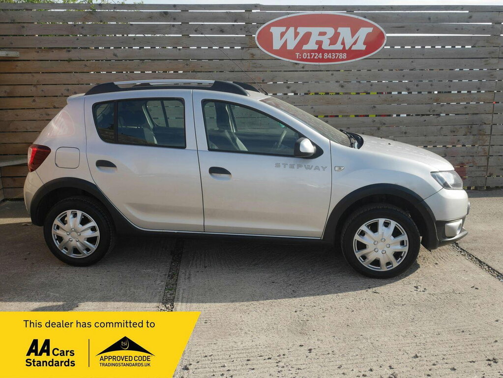 Dacia Sandero Stepway 0.9 Tce Ambiance Hatchback Euro SA16NRY Silver