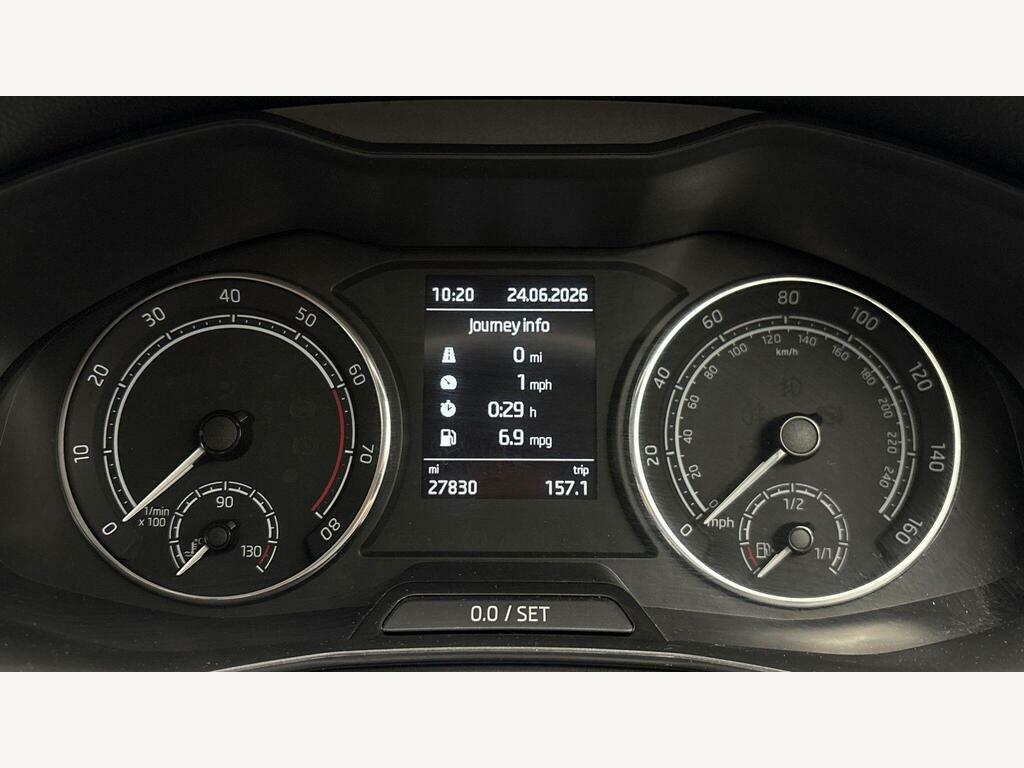 Skoda Kamiq Se White #8