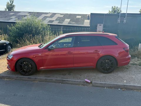 Audi A4 2.0 A4 Black Red #3