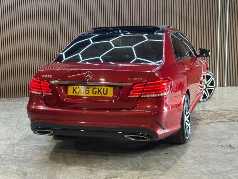Mercedes-Benz E Class 2.1 E220 Amg Red #2