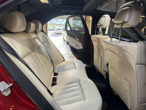 Mercedes-Benz E Class 2.1 E220 Amg Red #6