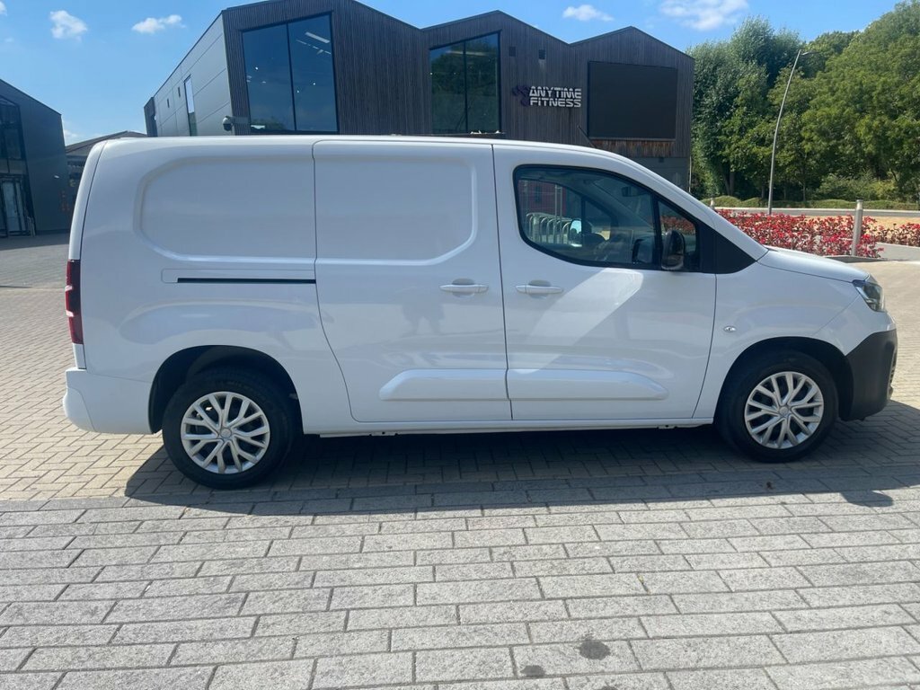 Fiat Doblo 1.5L Maxi Primo 6Dr White #6