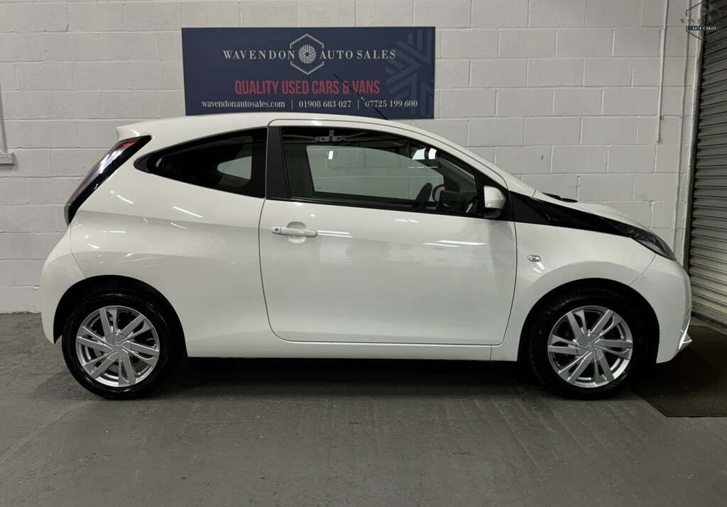Toyota Aygo Hatchback 1.0 Vvt-i X-pression 201464 EA64AUV White #4