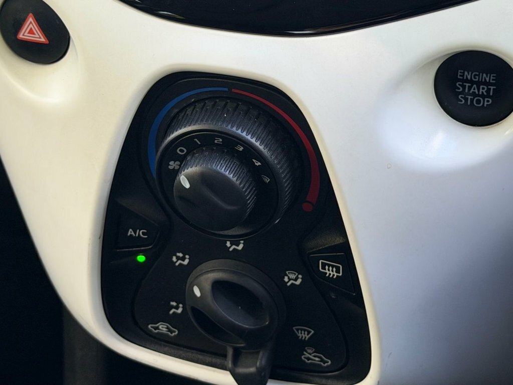 Peugeot 108 1.2 Puretech Allure White #18