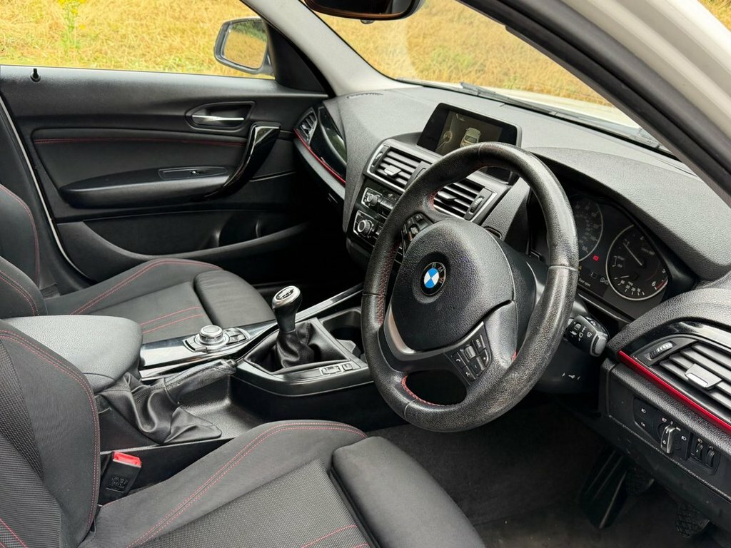 BMW 1 Series 2L Sport White #2