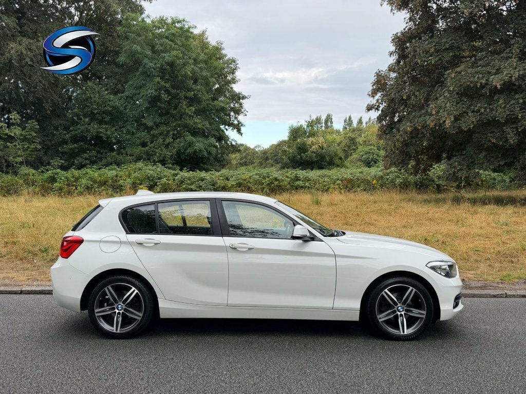 BMW 1 Series 2L Sport White #3