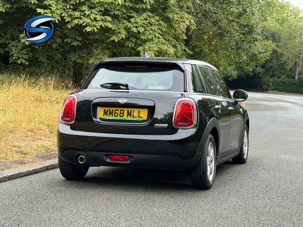 Mini Hatch 1.5L Cooper Classic Black #6