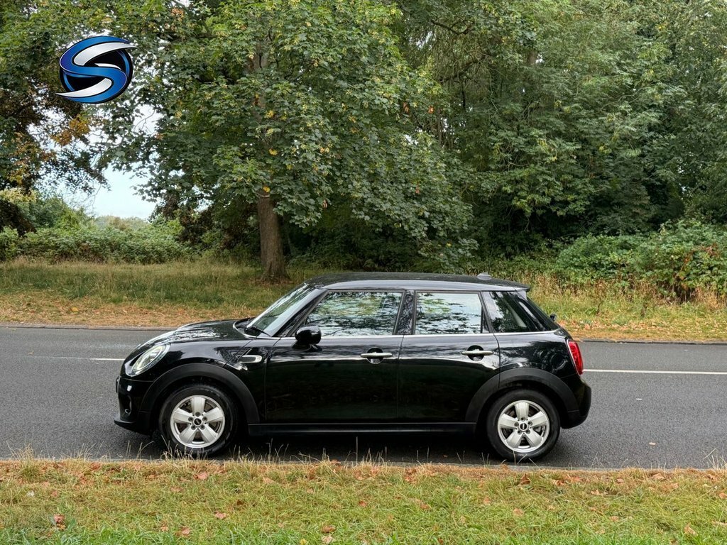 Mini Hatch 1.5L Cooper Classic Black #5