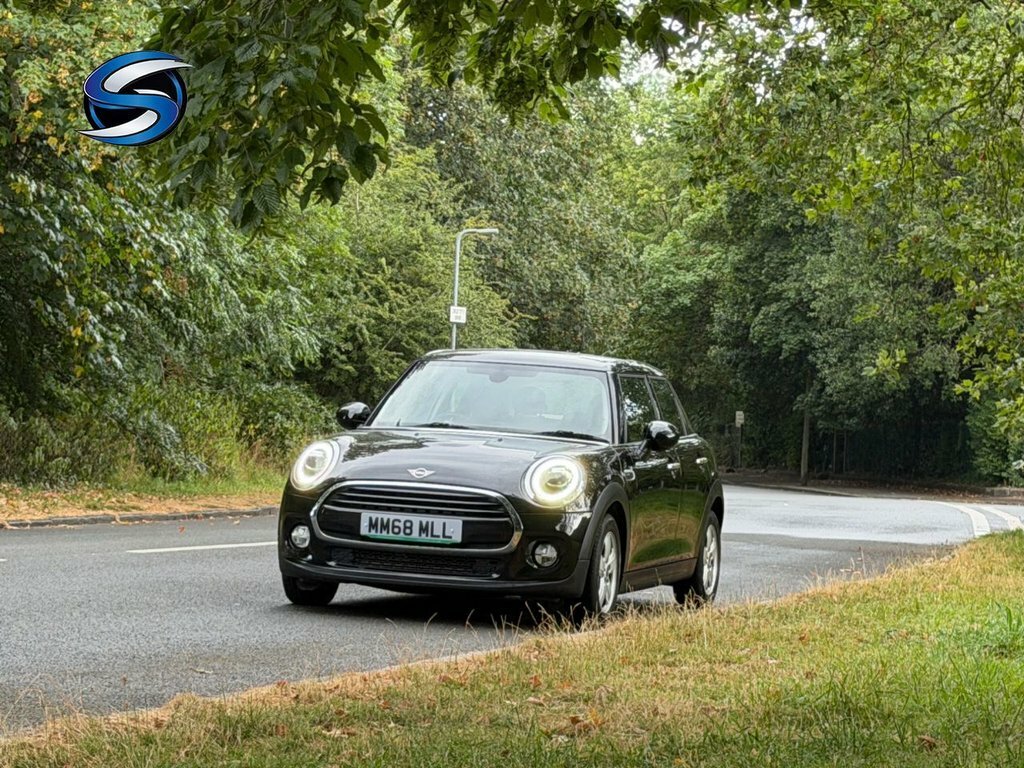 Mini Hatch 1.5L Cooper Classic Black #3
