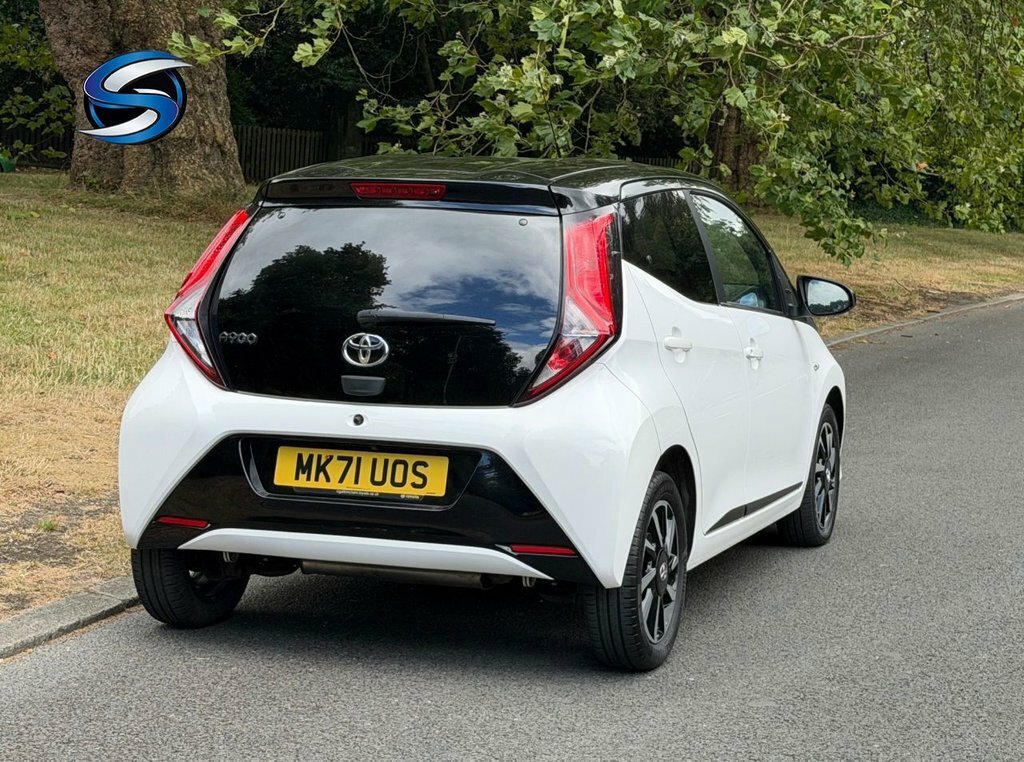 Toyota Aygo 1L X-trend White #5