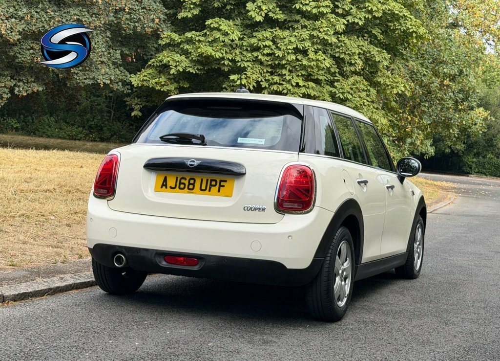 Mini Hatch 1.5L Cooper Classic White #5