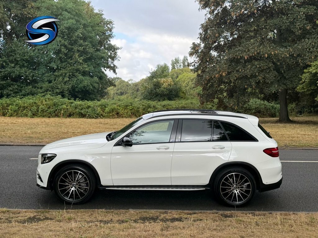 Mercedes-Benz GLC Class 2L Amg Night Edition White #5