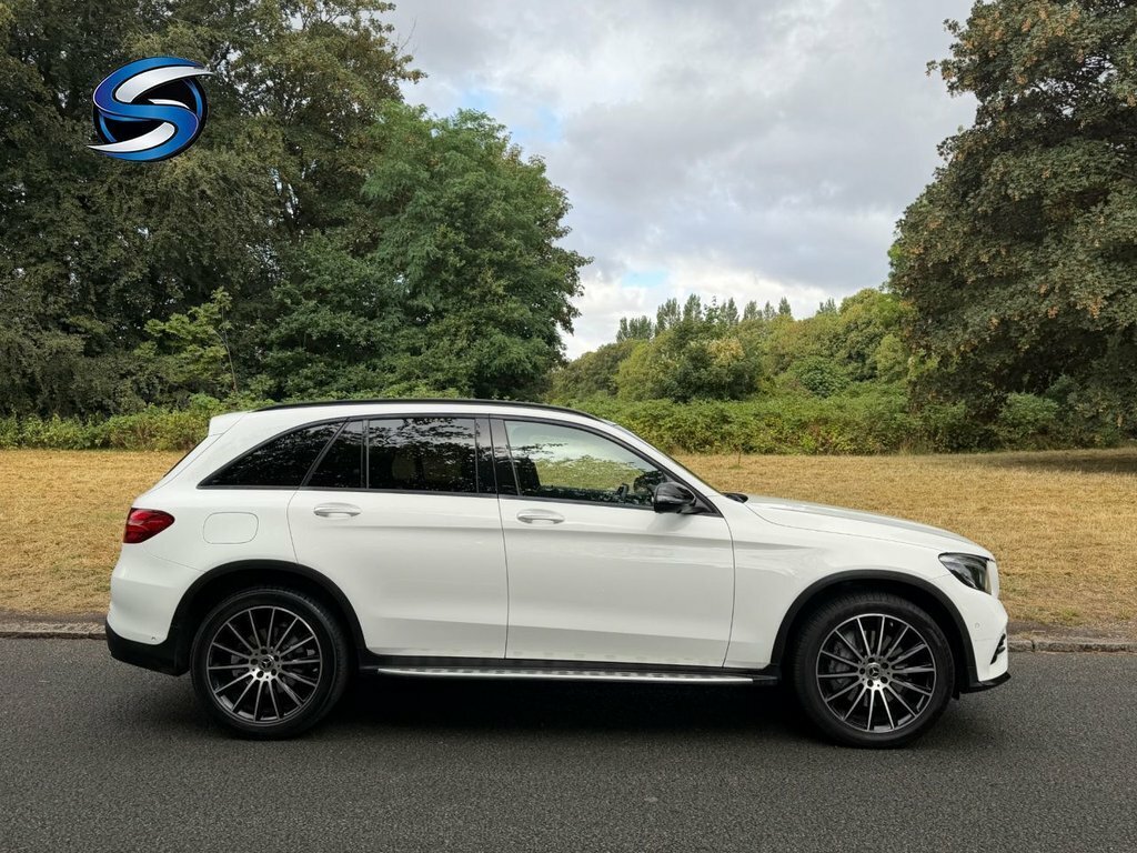 Mercedes-Benz GLC Class 2L Amg Night Edition White #4