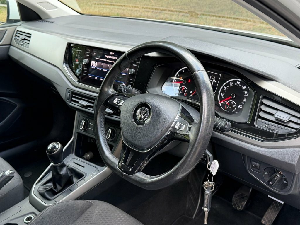 Volkswagen Polo 1L Se White #2