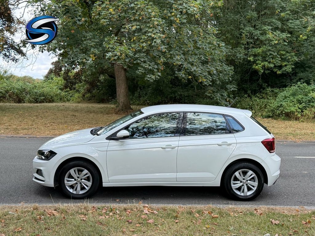 Volkswagen Polo 1L Se White #4