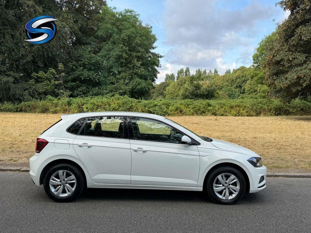 Volkswagen Polo 1L Se White #3
