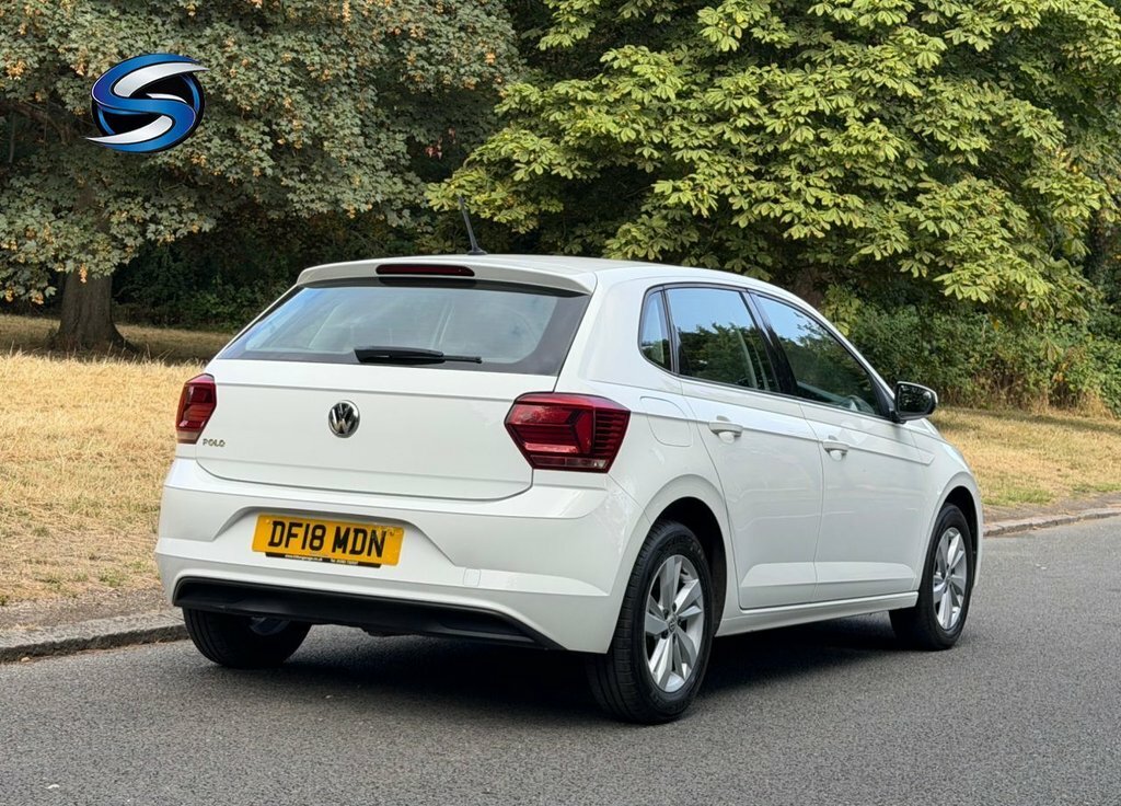 Volkswagen Polo 1L Se White #5